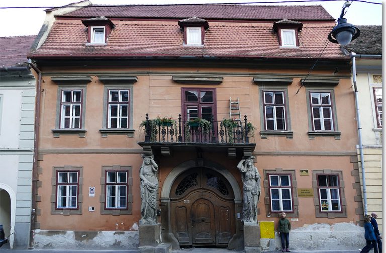 437 Das Haus mit den Karyatiden in der Fleischergasse